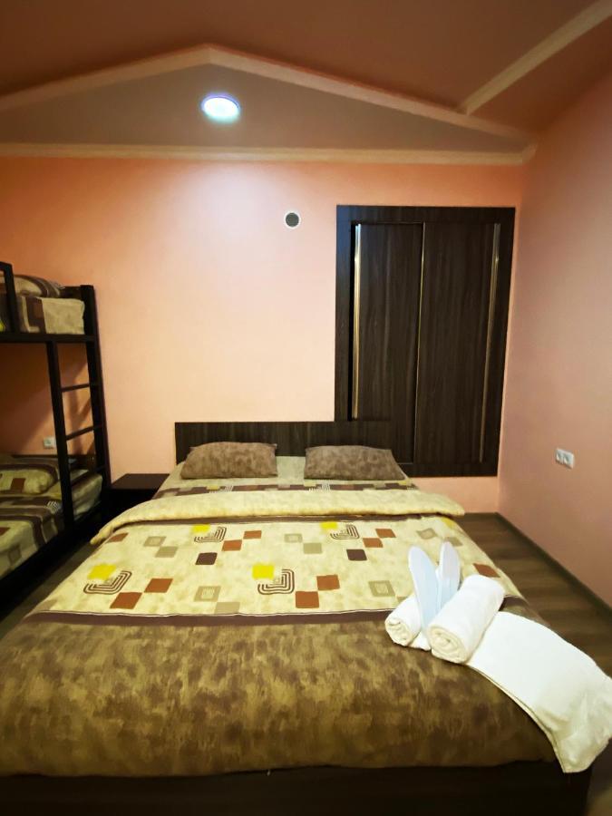 Domino Yerevan Hostel And Hotel Dış mekan fotoğraf