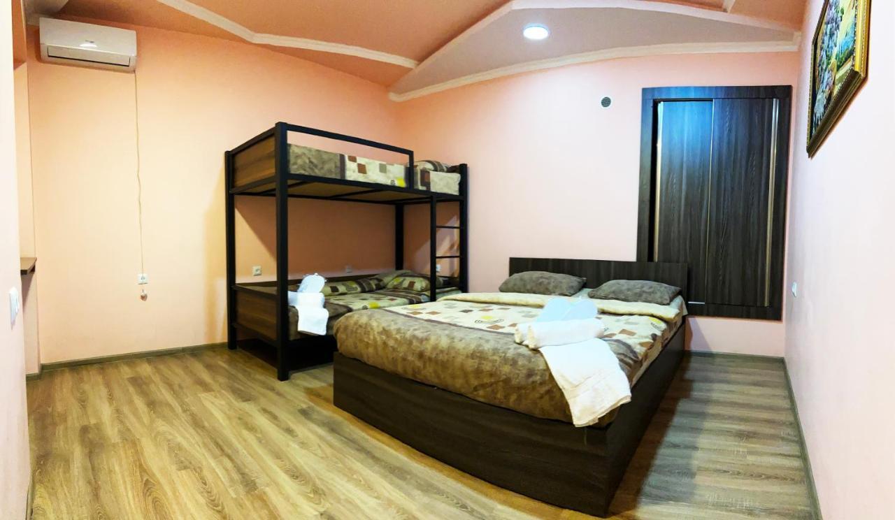 Domino Yerevan Hostel And Hotel Dış mekan fotoğraf