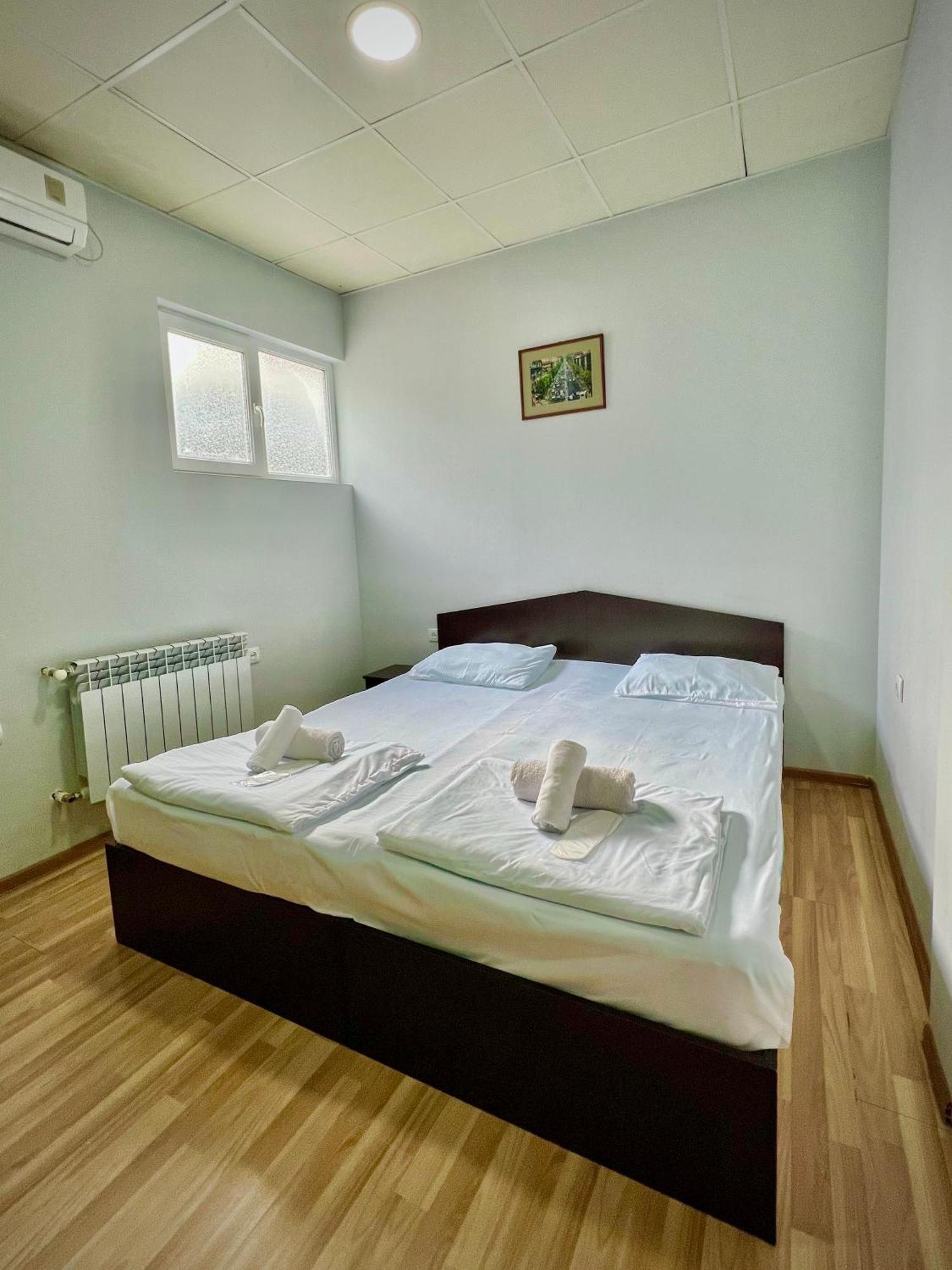 Domino Yerevan Hostel And Hotel Dış mekan fotoğraf