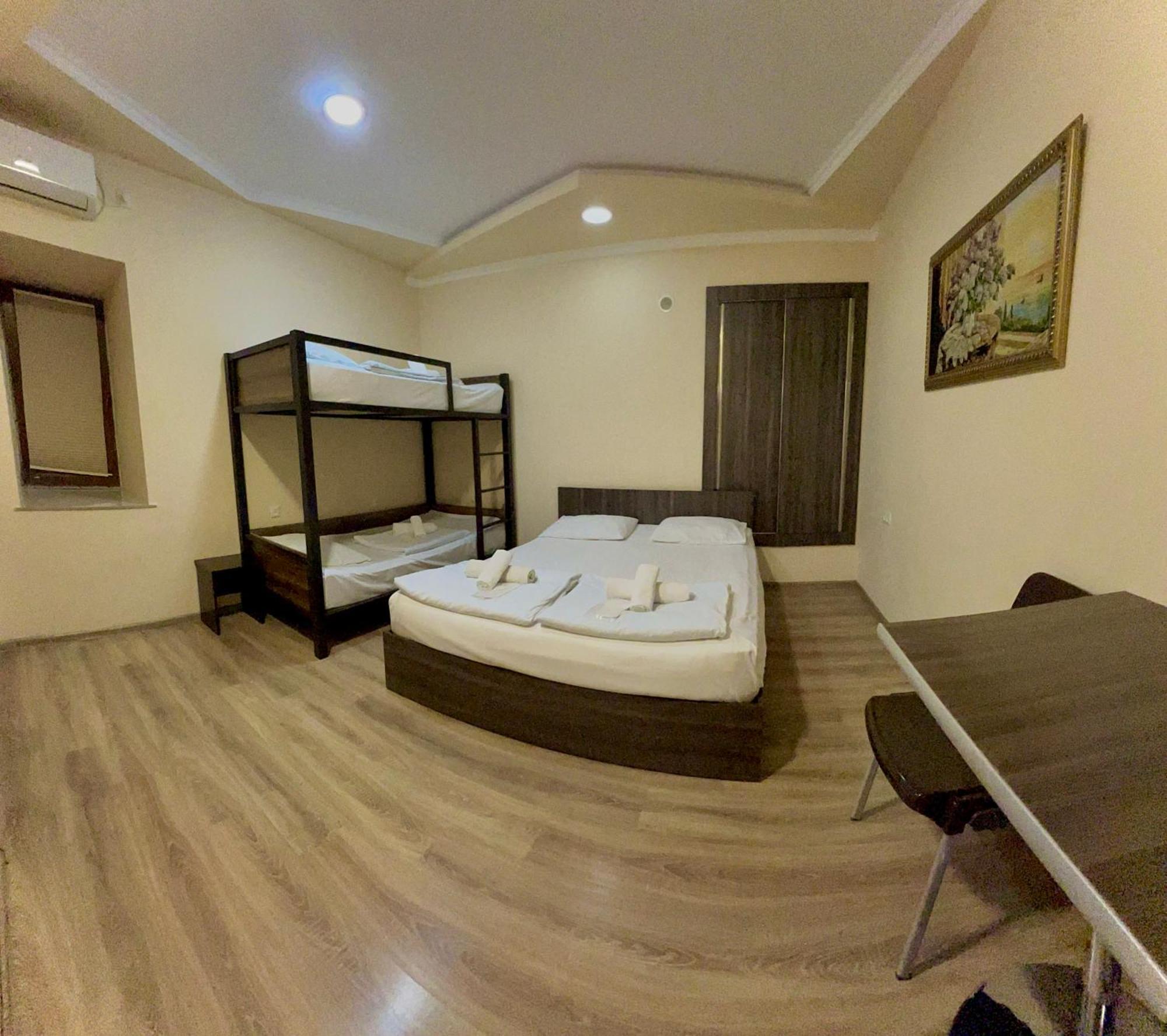 Domino Yerevan Hostel And Hotel Dış mekan fotoğraf