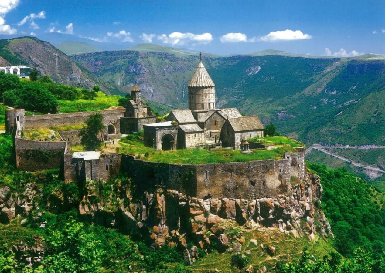 Domino Yerevan Hostel And Hotel Dış mekan fotoğraf